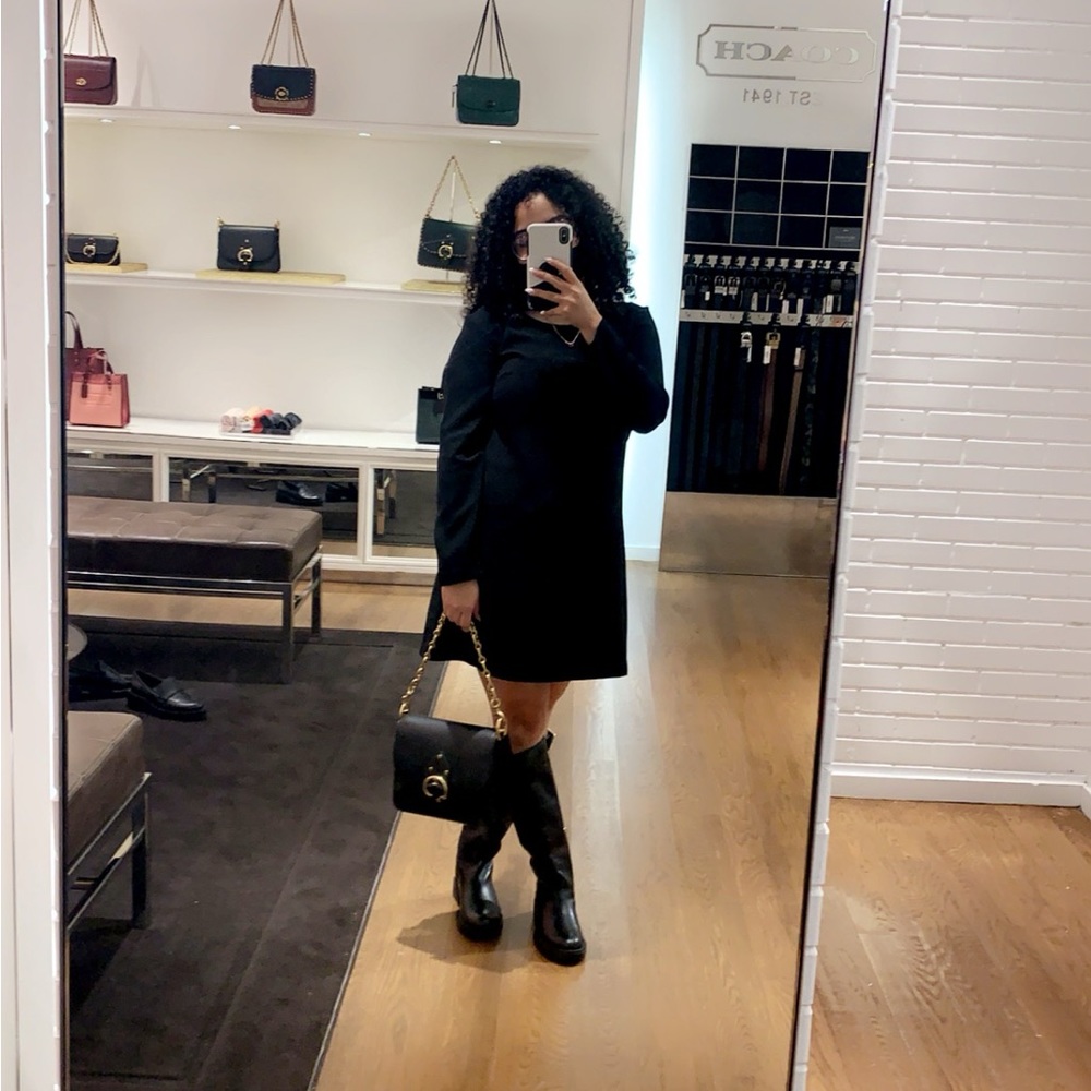 Meet your Posher, Chanel